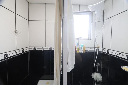 Banheiro de apartamento à venda com 2 quartos, 40m² em Mato Grande, Canoas