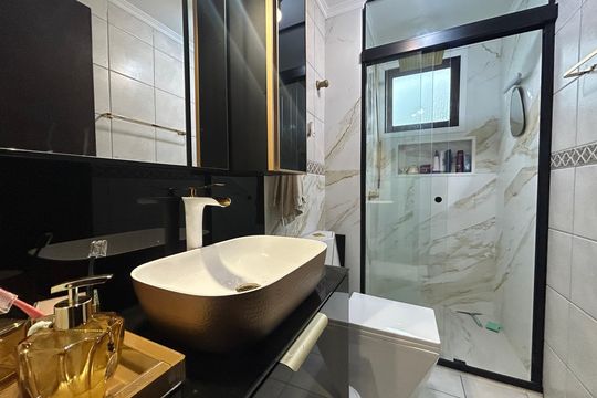 Banheiro de apartamento para alugar com 1 quarto, 42m² em Vila Rosa, Novo Hamburgo