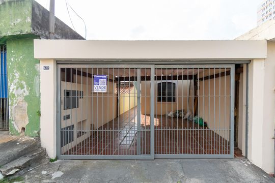 Fachada de casa à venda com 4 quartos, 200m² em Conjunto Residencial Jardim Canaa, São Paulo