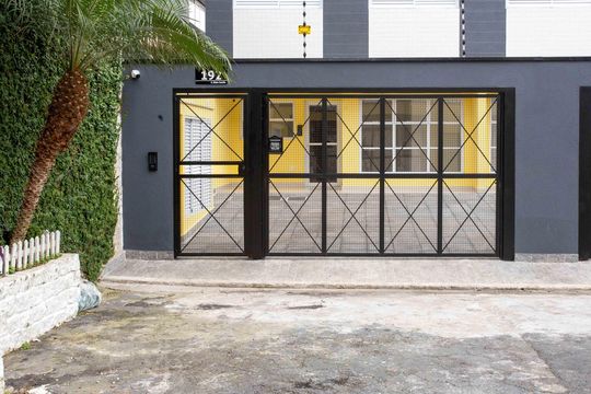 Fachada de casa de condomínio para alugar com 1 quarto, 21m² em Centro, Diadema