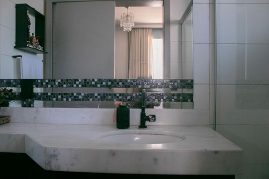 Banheiro da Suíte de apartamento para alugar com 3 quartos, 176m² em Santa Tereza, Belo Horizonte