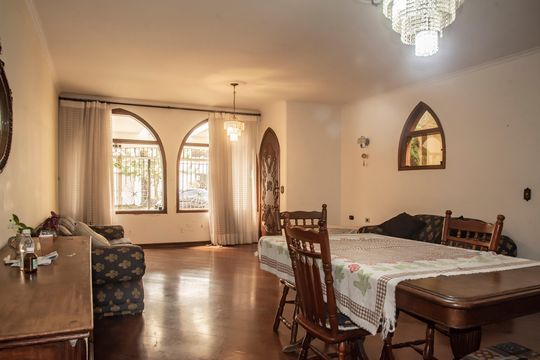 Casa à venda com 3 quartos, 250m² em Planalto Paulista, São Paulo