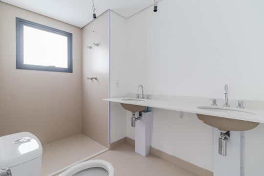 Banheiro da Suíte 1 de apartamento à venda com 3 quartos, 195m² em Sumarezinho, São Paulo