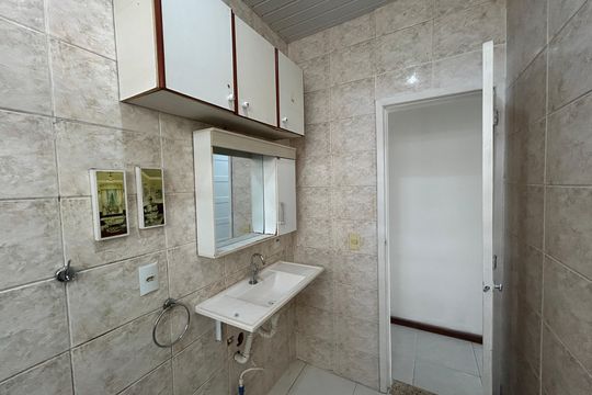 Banheiro Social de apartamento à venda com 2 quartos, 70m² em Piedade, Rio de Janeiro