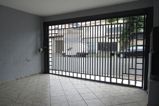 Garagem de casa à venda com 2 quartos, 150m² em Jardim das Flores, Osasco