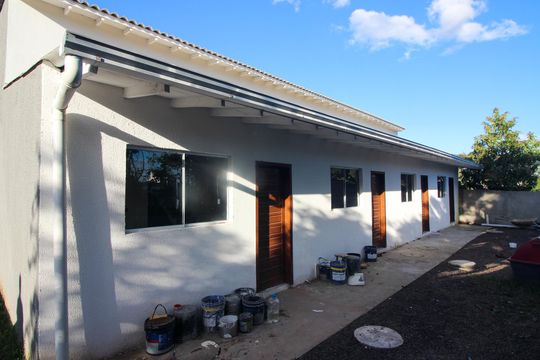 Fachada de casa de condomínio à venda com 1 quarto, 36m² em Cristal, Porto Alegre