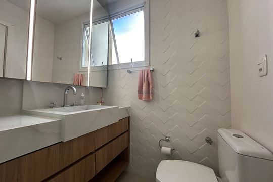 Banheiro de apartamento à venda com 2 quartos, 82m² em Centro, Novo Hamburgo