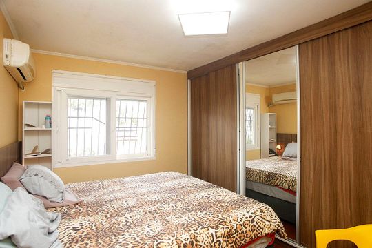 Quarto 1 Suíte de casa à venda com 3 quartos, 260m² em Petrópolis, Porto Alegre