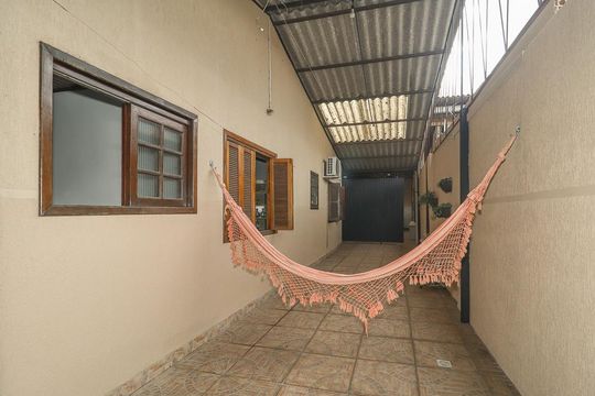 Garagem de casa à venda com 3 quartos, 152m² em Vl Sto Agostinho, Porto Alegre