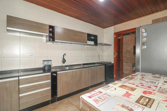 Cozinha de casa à venda com 3 quartos, 152m² em Vl Sto Agostinho, Porto Alegre