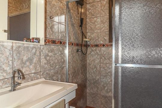 Banheiro de casa à venda com 3 quartos, 152m² em Vl Sto Agostinho, Porto Alegre