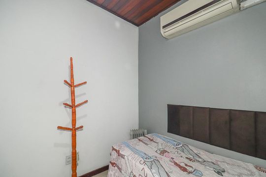 Quarto 3 de casa à venda com 3 quartos, 152m² em Vl Sto Agostinho, Porto Alegre