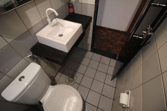 Banheiro de apartamento à venda com 3 quartos, 62m² em Santa Helena, Belo Horizonte