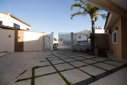Garagem de casa de condomínio para alugar com 5 quartos, 780m² em Samambaia Sul (Samambaia), Brasília
