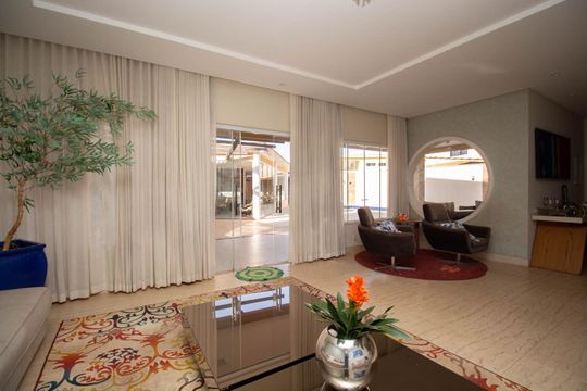 Casa de Condomínio para alugar com 5 quartos, 780m² em Samambaia Sul (Samambaia), Brasília