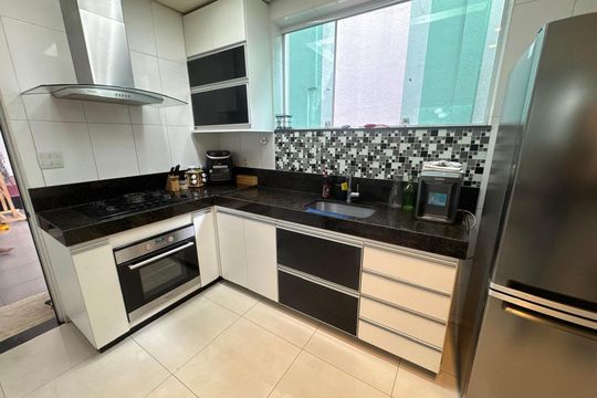 Cozinha de casa à venda com 4 quartos, 360m² em Planalto, Belo Horizonte
