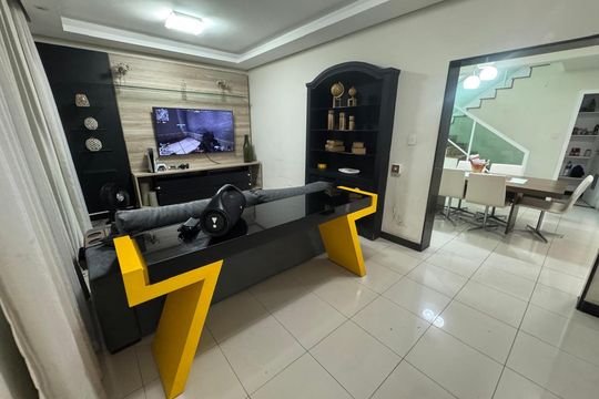 Sala de casa à venda com 4 quartos, 360m² em Planalto, Belo Horizonte