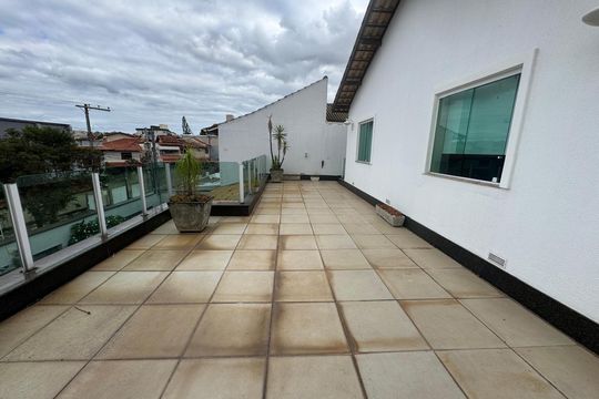 Quintal de casa à venda com 4 quartos, 360m² em Planalto, Belo Horizonte