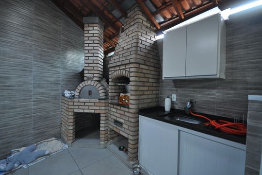 Churrasqueira de casa à venda com 3 quartos, 94m² em Vila Nova Carolina, São Paulo