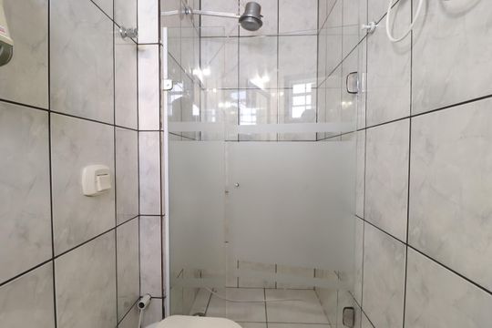 Banheiro Suíte 1 de casa para alugar com 3 quartos, 107m² em Centro, Uberlândia