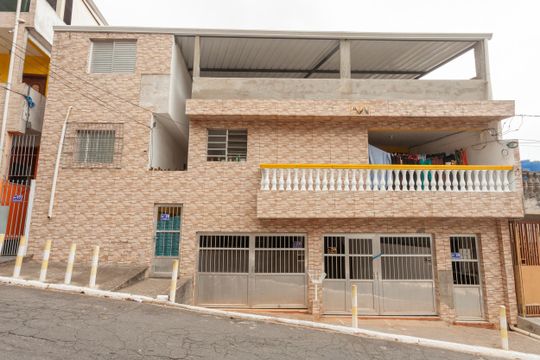 Fachada de casa à venda com 7 quartos, 400m² em Vila do Castelo, São Paulo