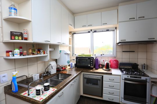 Cozinha de apartamento para alugar com 3 quartos, 176m² em Jardim Londrina, São Paulo