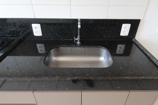 Cozinha e Área de Serviço de apartamento à venda com 2 quartos, 55m² em Jardim Guanabara, Belo Horizonte