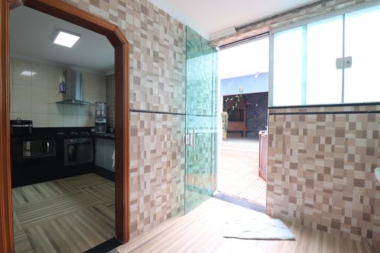 Área de Serviço de casa à venda com 3 quartos, 244m² em Vila Clarice, Santo André