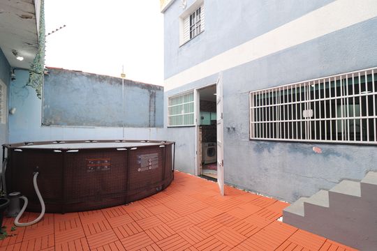 Quintal de casa à venda com 3 quartos, 244m² em Vila Clarice, Santo André