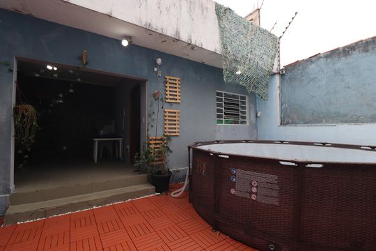 Quintal de casa à venda com 3 quartos, 244m² em Vila Clarice, Santo André
