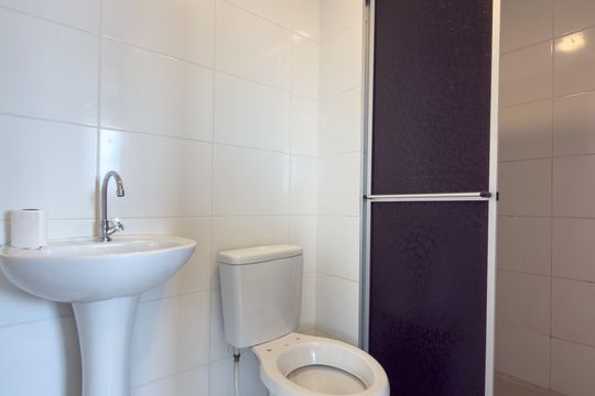Banheiro de apartamento à venda com 2 quartos, 38m² em Sacoma, São Paulo