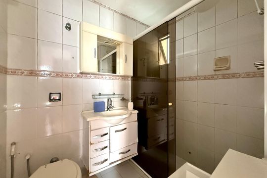 Banheiro de apartamento à venda com 3 quartos, 106m² em Itaim Bibi, São Paulo