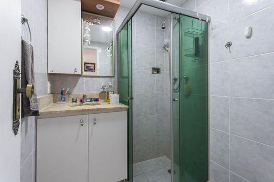 Banheiro de apartamento à venda com 2 quartos, 80m² em Vila Isabel, Rio de Janeiro