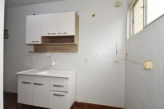 Cozinha - Armários de apartamento à venda com 2 quartos, 58m² em Jardim Itu, Porto Alegre