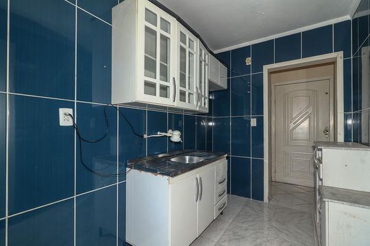 Cozinha de apartamento para alugar com 1 quarto, 65m² em Jardim Dona Leopoldina, Porto Alegre