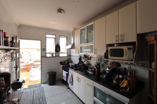 Cozinha de casa à venda com 3 quartos, 375m² em Santa Amelia, Belo Horizonte