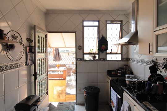 Cozinha de casa à venda com 3 quartos, 375m² em Santa Amelia, Belo Horizonte