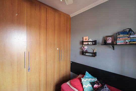 Quarto 2 de casa à venda com 3 quartos, 375m² em Santa Amelia, Belo Horizonte