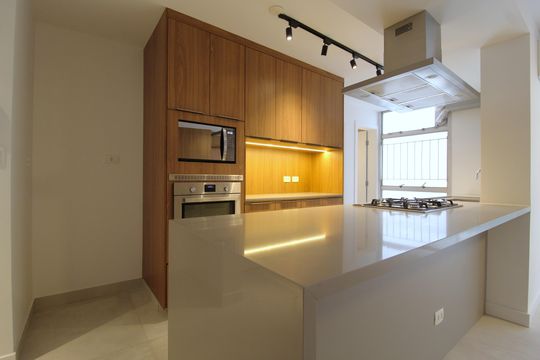 Cozinha e Área de Serviço de apartamento para alugar com 2 quartos, 85m² em Jardim Paulista, São Paulo