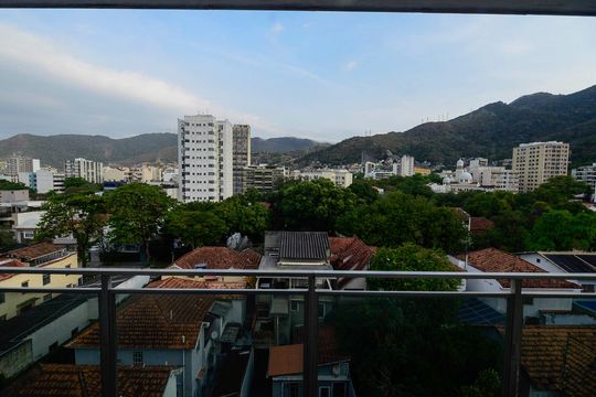 Vista do Quarto 3 de apartamento para alugar com 4 quartos, 140m² em Grajaú, Rio de Janeiro