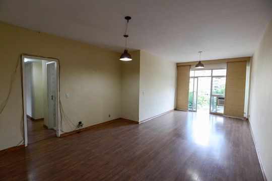 Apartamento para alugar com 4 quartos, 140m² em Grajaú, Rio de Janeiro