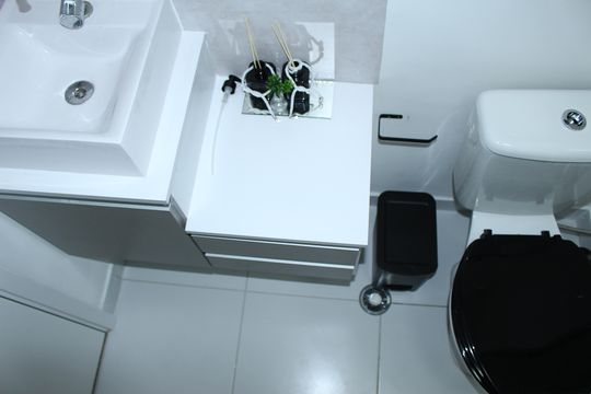 Banheiro de apartamento para alugar com 2 quartos, 37m² em República, São Paulo
