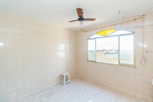 Cozinha e Área de Serviço de casa para alugar com 3 quartos, 90m² em Madureira, Rio de Janeiro