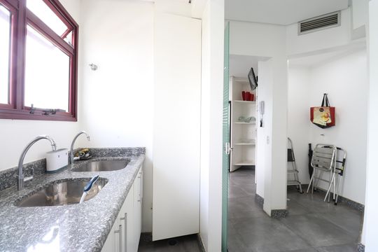 Área de Serviço de apartamento à venda com 3 quartos, 328m² em Alto da Lapa, São Paulo