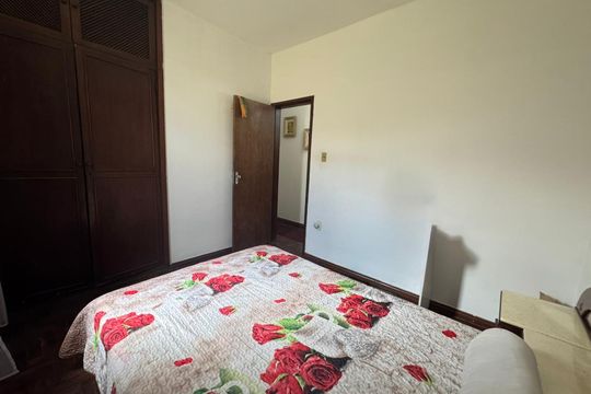 Quarto de casa à venda com 3 quartos, 209m² em Santo Andre, Belo Horizonte