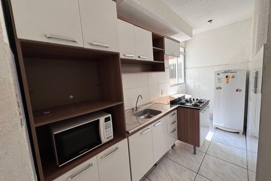 Cozinha de apartamento para alugar com 2 quartos, 48m² em Santos Dumont, São Leopoldo