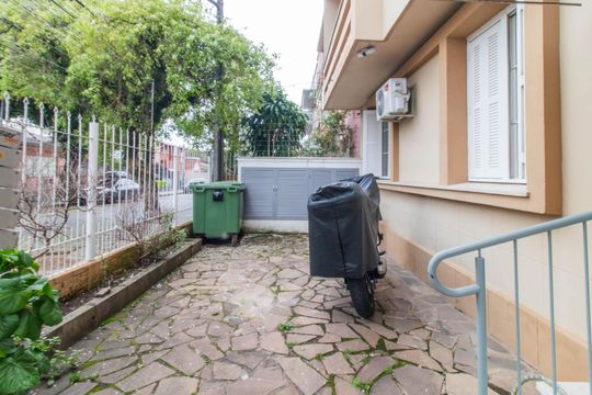 Área comum de apartamento à venda com 2 quartos, 51m² em Santo Antônio, Porto Alegre
