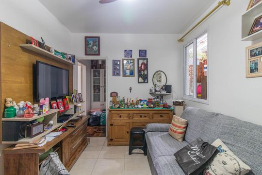 Apartamento à venda com 2 quartos, 51m² em Santo Antônio, Porto Alegre