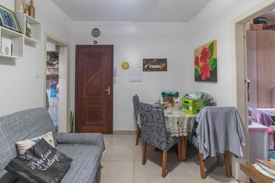 Sala de apartamento à venda com 2 quartos, 51m² em Santo Antônio, Porto Alegre