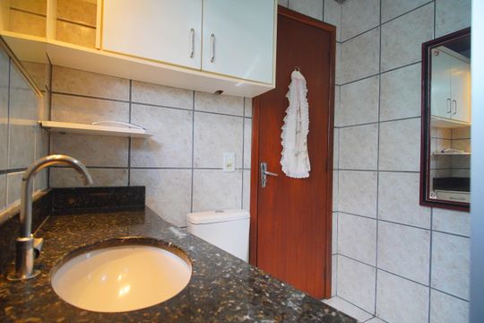 Banheiro Social de casa à venda com 3 quartos, 250m² em Guarani, Novo Hamburgo